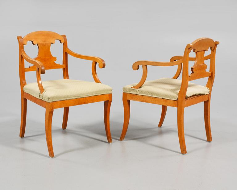 STOLAR, 2 st, samt KARMSTOLAR, 2 st, Karl Johan, 1800-talets mitt.