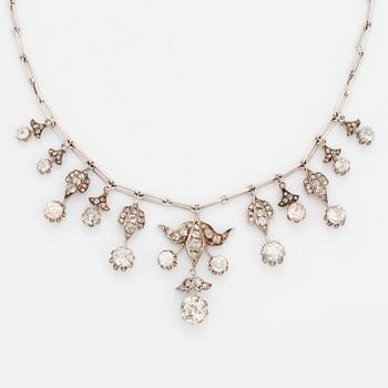 Tiara/Collier Hugo Strömdahl 18K vitguld med gammal- och rosenslipade diamanter.