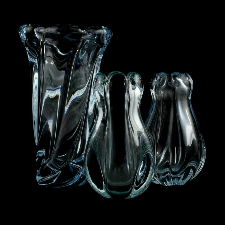 VASER, 3 st, glas, signerade Orrefors och numrerade, 1900-talets sista kvartal.