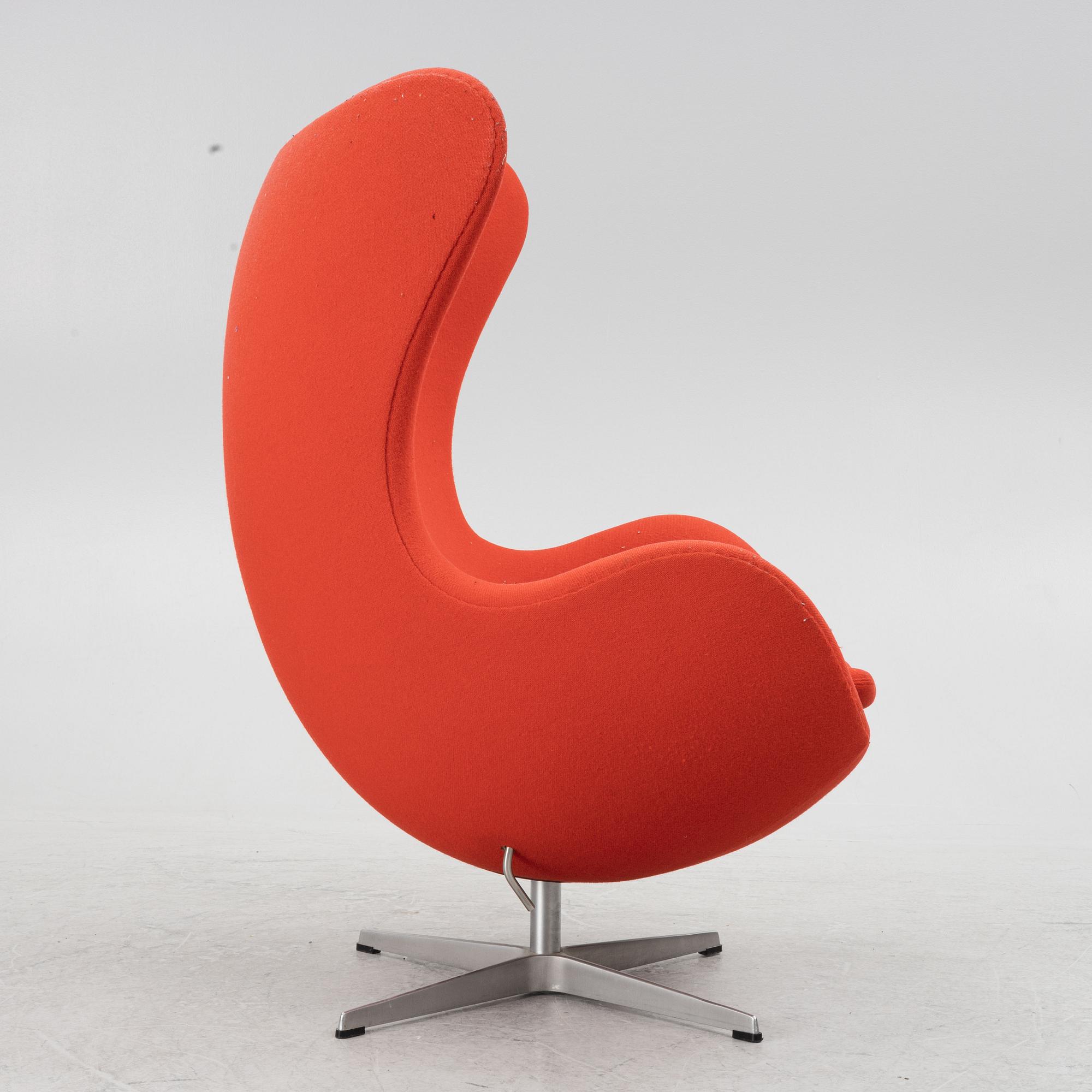 Arne Jacobsen, armchair, "The Egg", Fritz Hansen, Denmark, dated 2000.