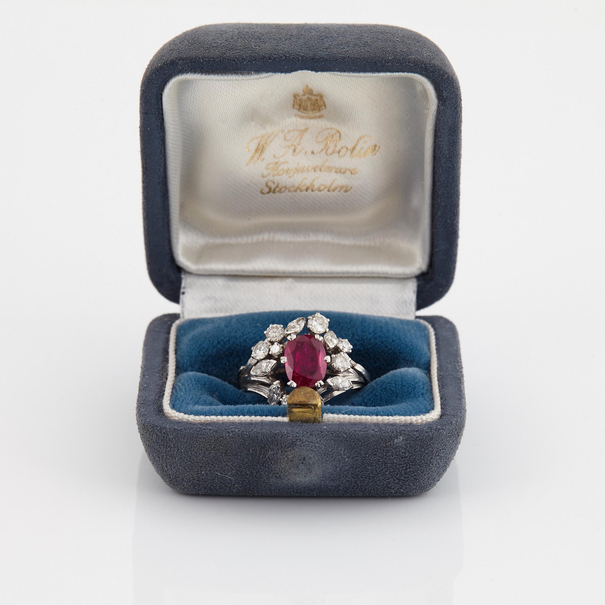 WA Bolin ring 18K vitguld med en fasettslipad rosa safir.