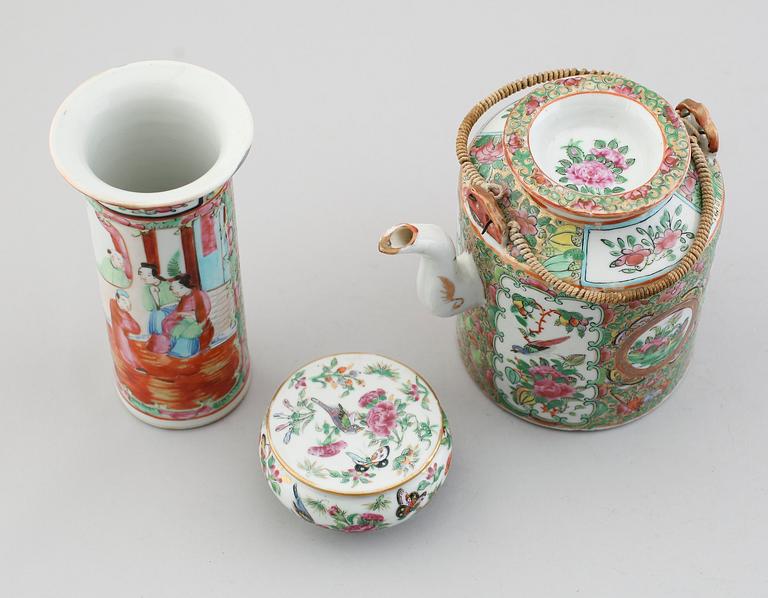 TEKANNA, LOCKDOSA SAMT VAS, porslin, Kina, Kanton, 1800-tal.