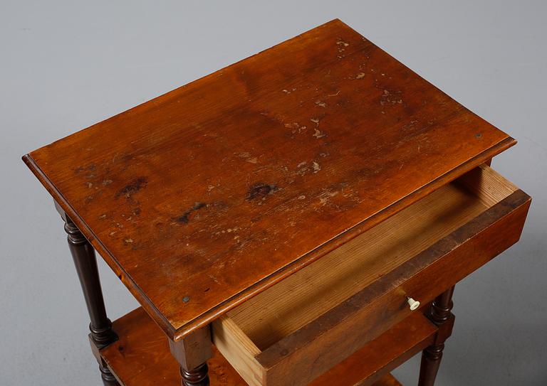 SÄNGBORD, ett par, omkring sekelskiftet 1900.