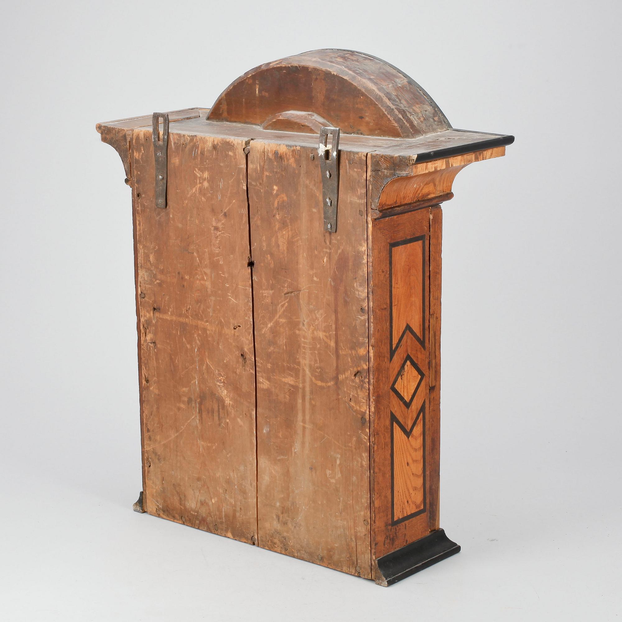 VÄGGSKÅP, barock, 1700-tal.