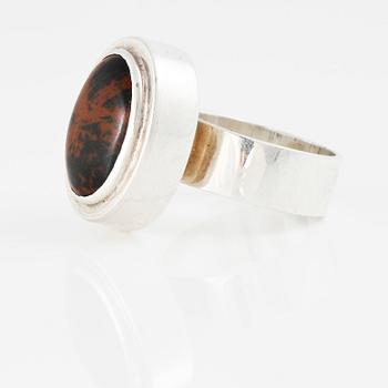 RING, med cabochonslipad jaspis, Sigurd Persson, Stockholm, 1963.