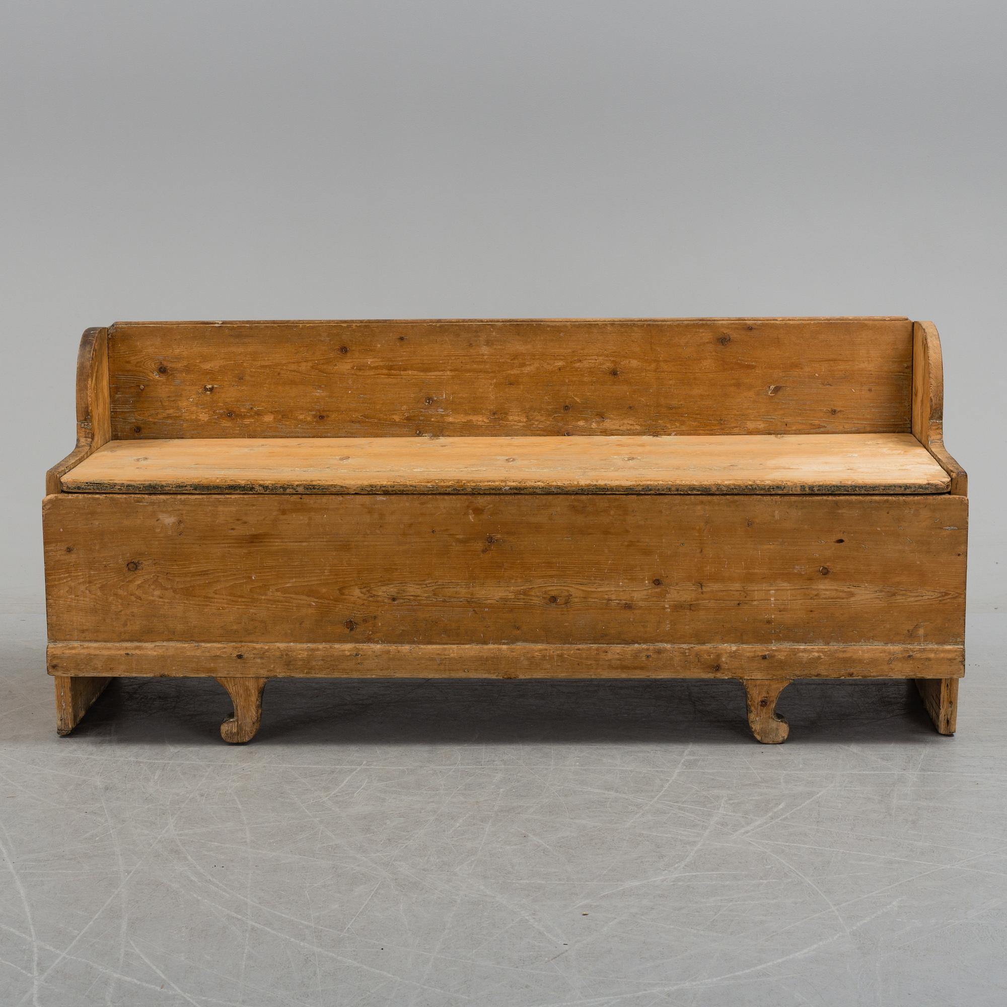 A pine sofa, 19th Century.