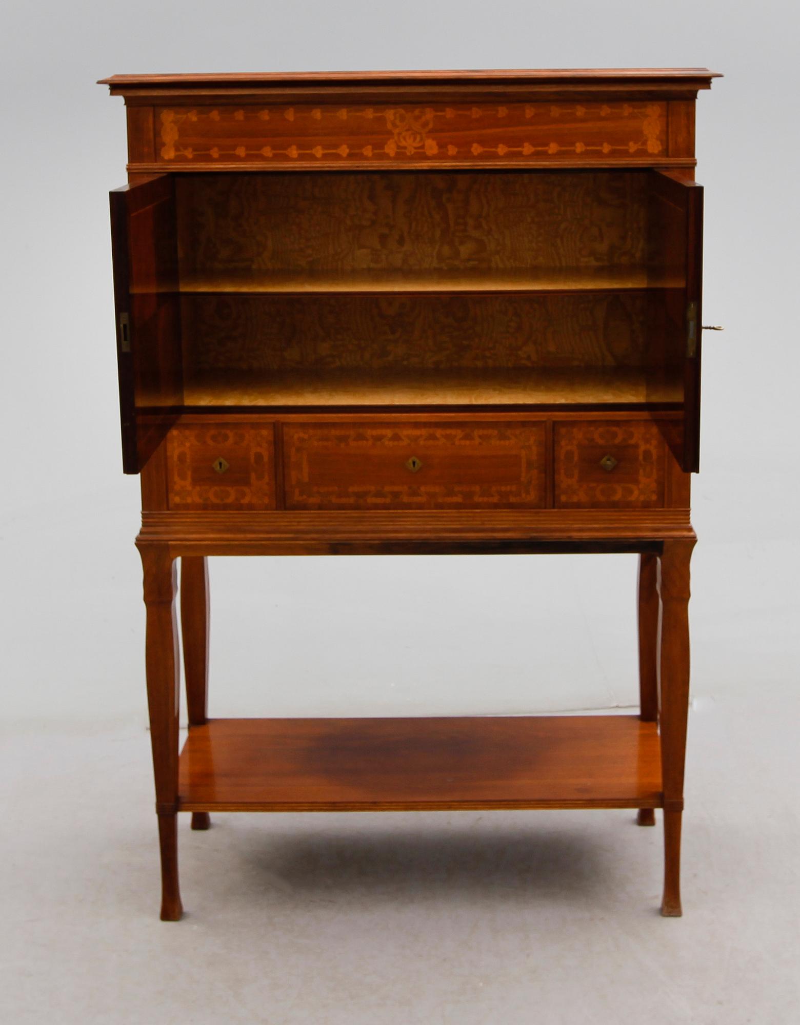 SKÅP, Aktiebolaget Mobilia, 1900-talets första hälft.