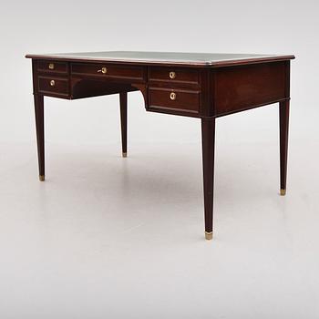 SKRIVBORD, gustaviank stil, 1900-talets andra hälft.