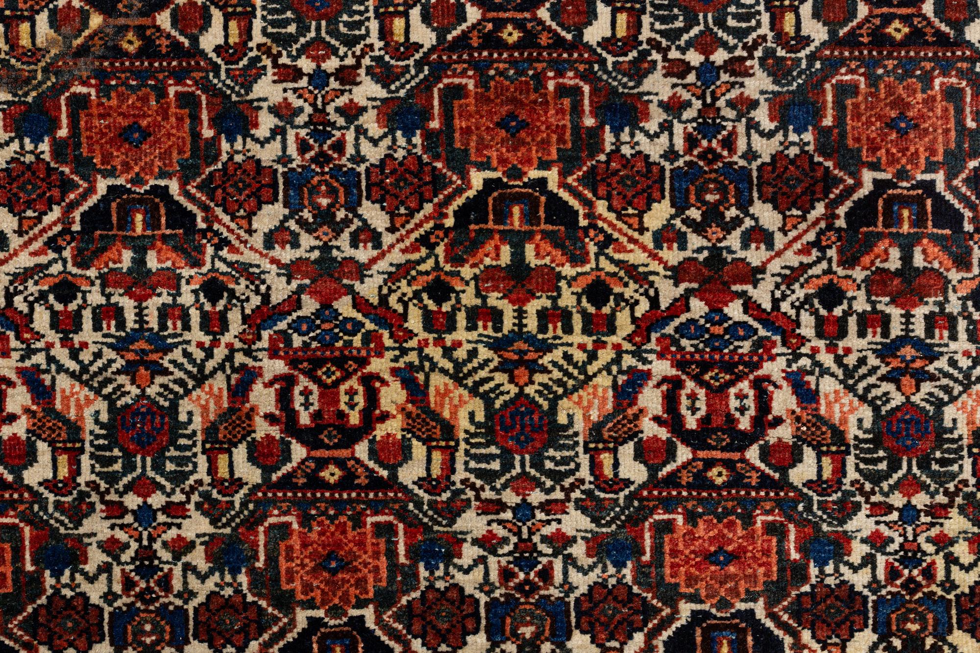 Carpet, Abadeh, antique, ca 220 x 145 cm.