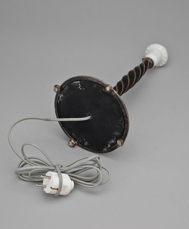 BORDSLAMPA, silver och trä, K. Anderson, Stockholm, trol 1924.