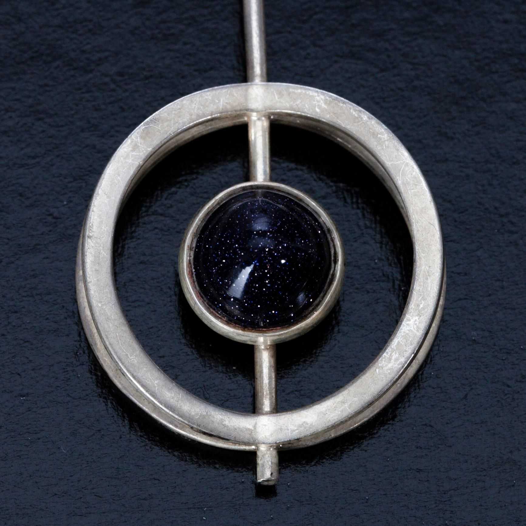 HALSSMYCKE, silver, syntetisk sten, Elis Kauppi, Kupittaan Kulta 1970-tal. ARMRING, sterling silver.