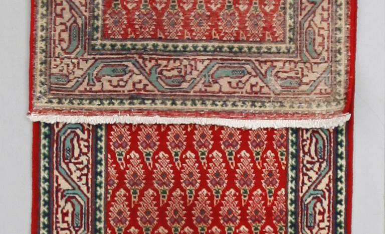MATTA, orient, ca 480 x 84 cm.
