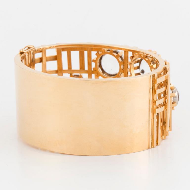 Claës E. Giertta, armring, Stockholm 1966, med fasettslipade bergkristaller, 18K.