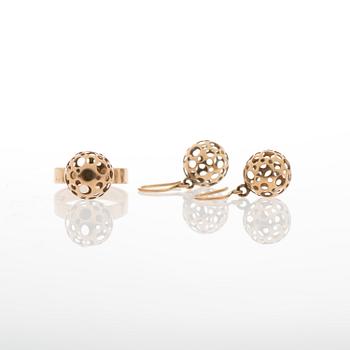 LIISA VITALI, RING and EARRINGS, 14K gold. Westerback, Helsinki Finland 1962.