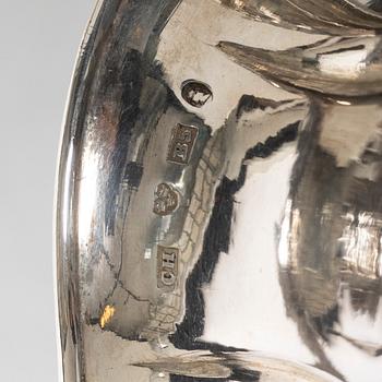Christian Hammer, gräddkanna, silver, Stockholm 1857. Nyrokoko.
