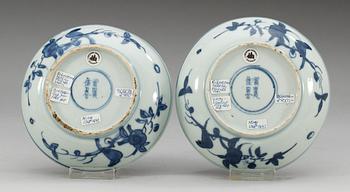 FAT, ett par, porslin. Ming dynastin, (1368-1644).