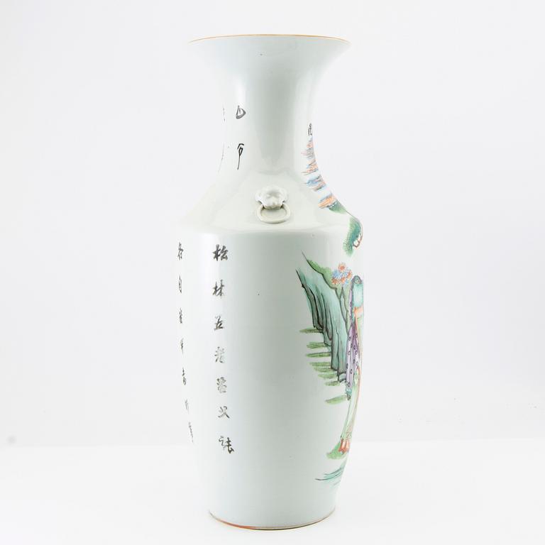 A Chinese 'Scholars' vase, 20th century.