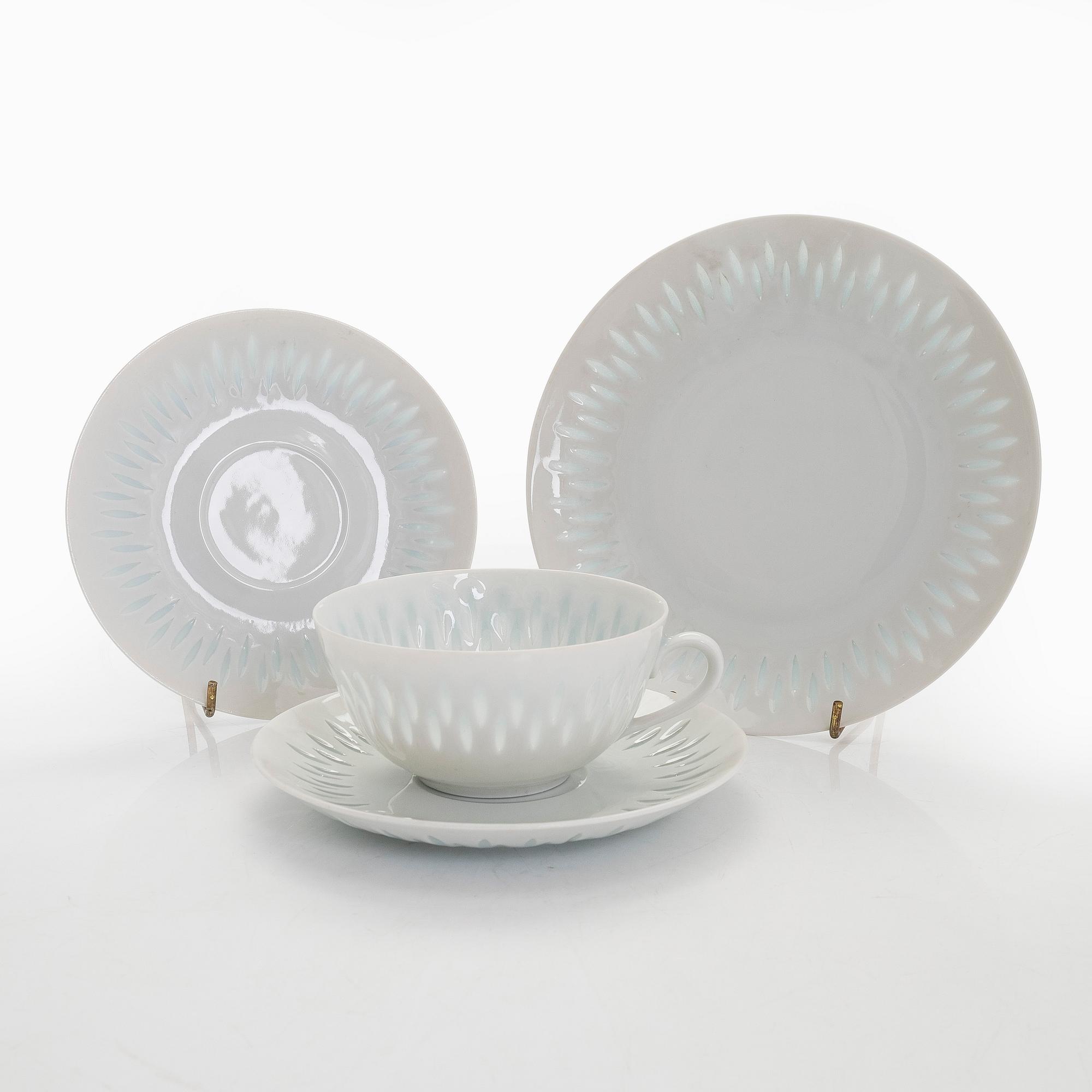 Friedl Holzer-Kjellberg, A set of 24-piece tea service, signed - F.H.Kj-. Arabia, Finland.