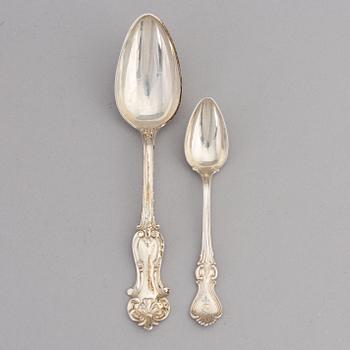 21 silver spoons and 7 teaspoons 19th Century.