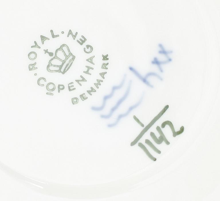 TEKOPPAR MED FAT, 12 st, porslin, Royal Copenhagen.