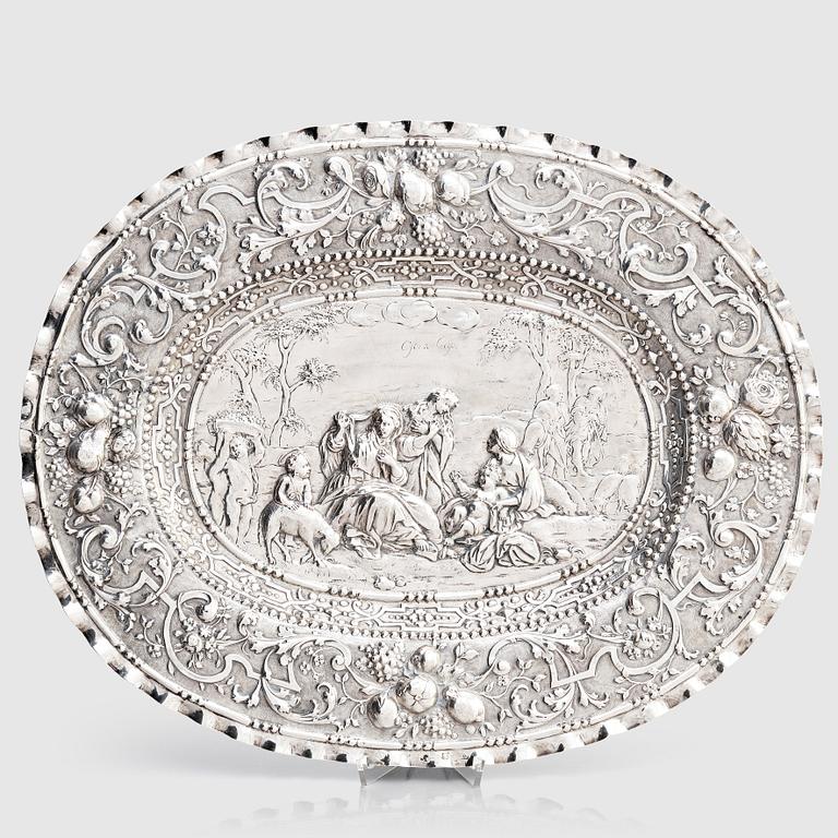 A Swedish early 18th century silver dish, mark of Christian Henning, Stockholm 1713.