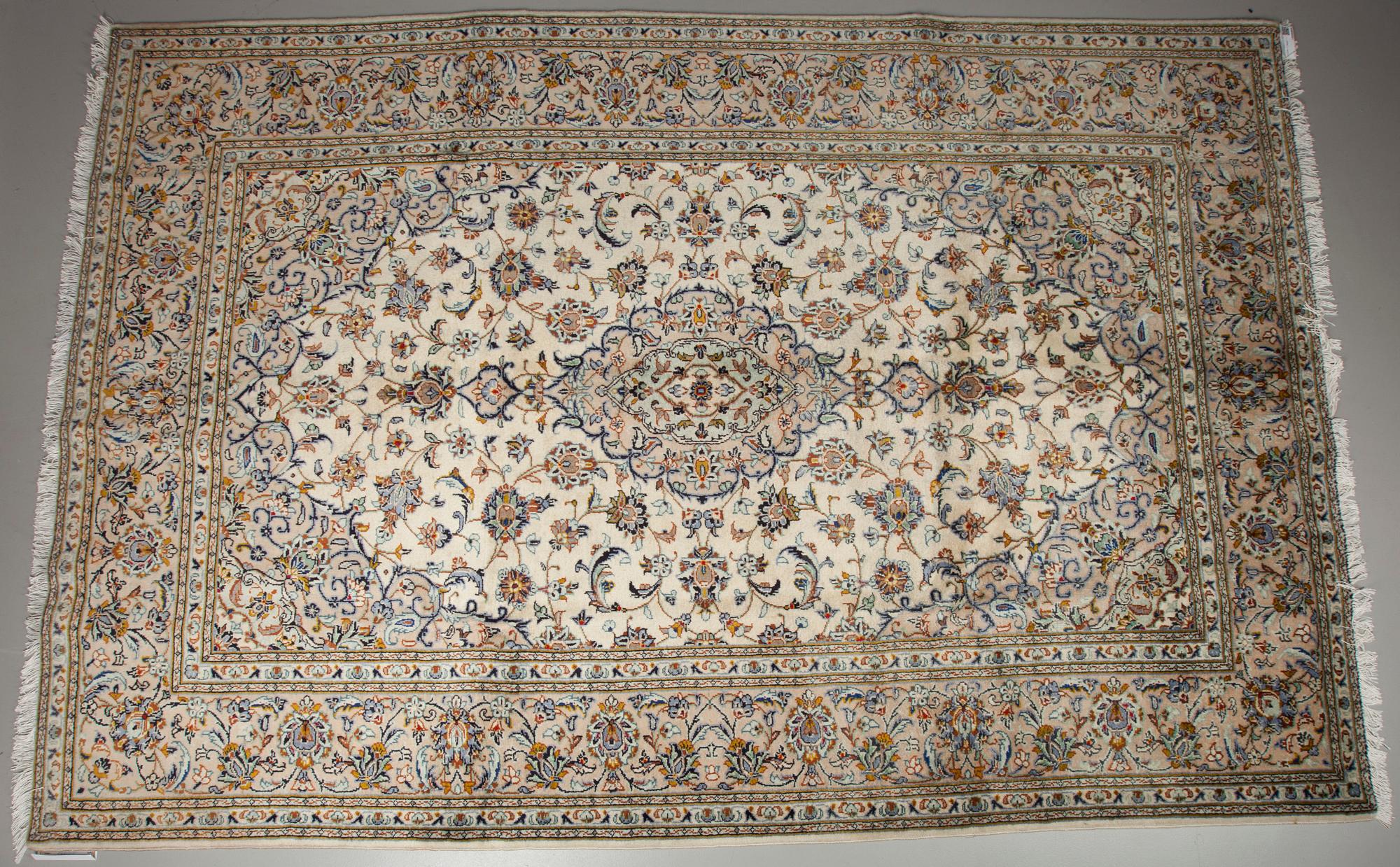 MATTA, Keshan. 296x200 cm.