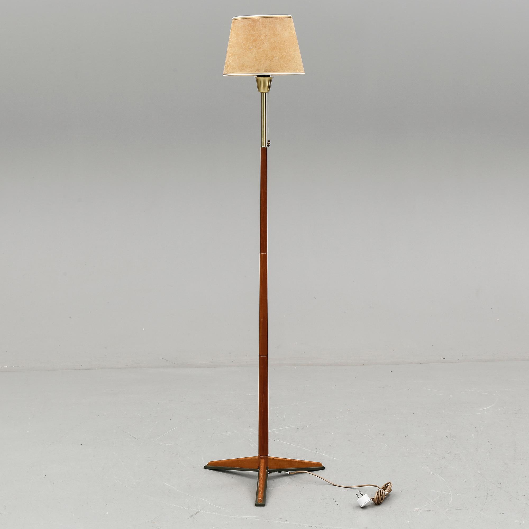 GOLVLAMPA, 1900-talets andra hälft.