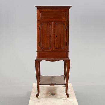 SKÅP/BESTICKSCHATULL, mahogny, 1900-talets första hälft.