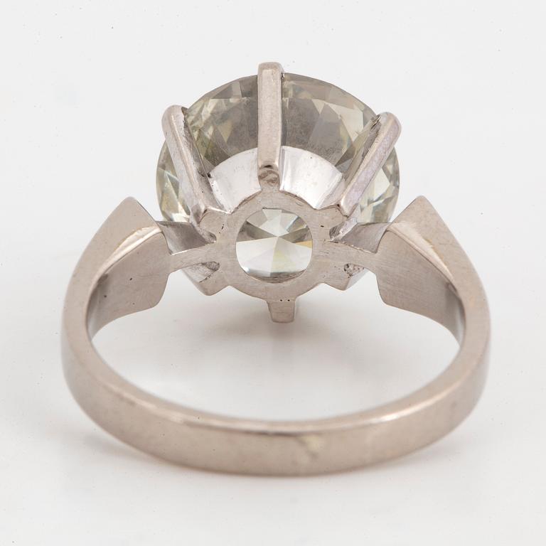 ENSTENSRING, med en briljantslipad diamant 5,42 ct.