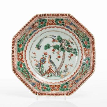 Fat, två stycken, porslin. Qingdynastin, Kangxi (1662-1722).