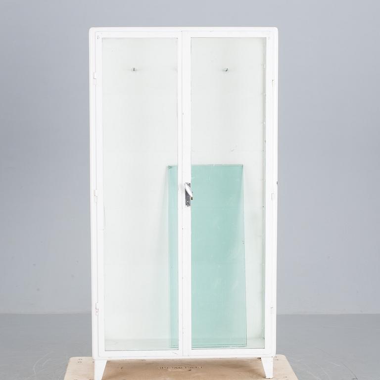 LÄKARSKÅP, 1900-talets andra hälft.