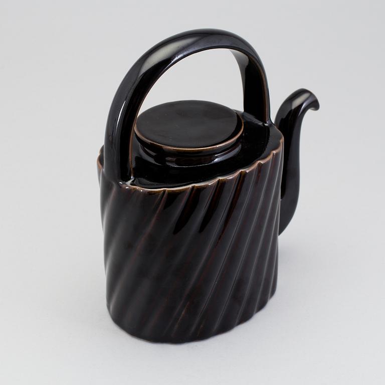 SIGNE PERSSON-MELIN, a stoneware tea pot, Höganäs, 1980s.