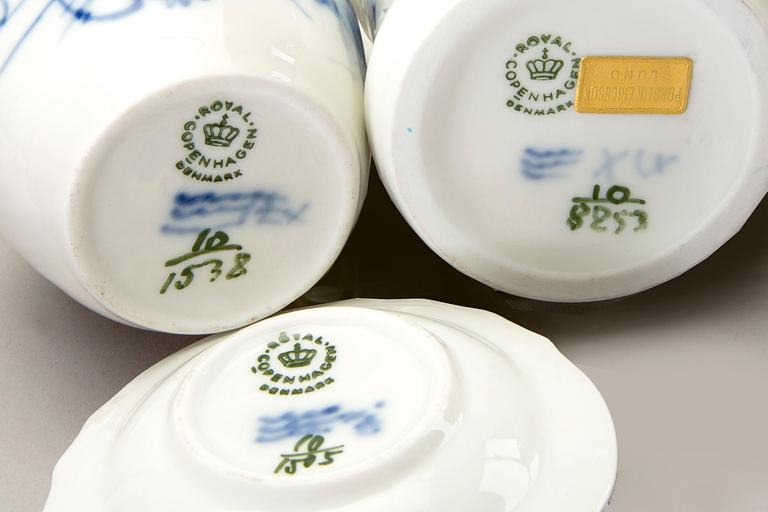 Royal Copenhagen, dinner service "Blue flower", 43 pcs Denmark mid / second half of the 20th century.