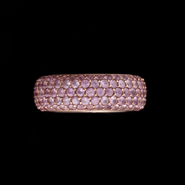 AN ETERNITY RING, 18K rose gold, pink sapphires. Weight c. 8.0 g.