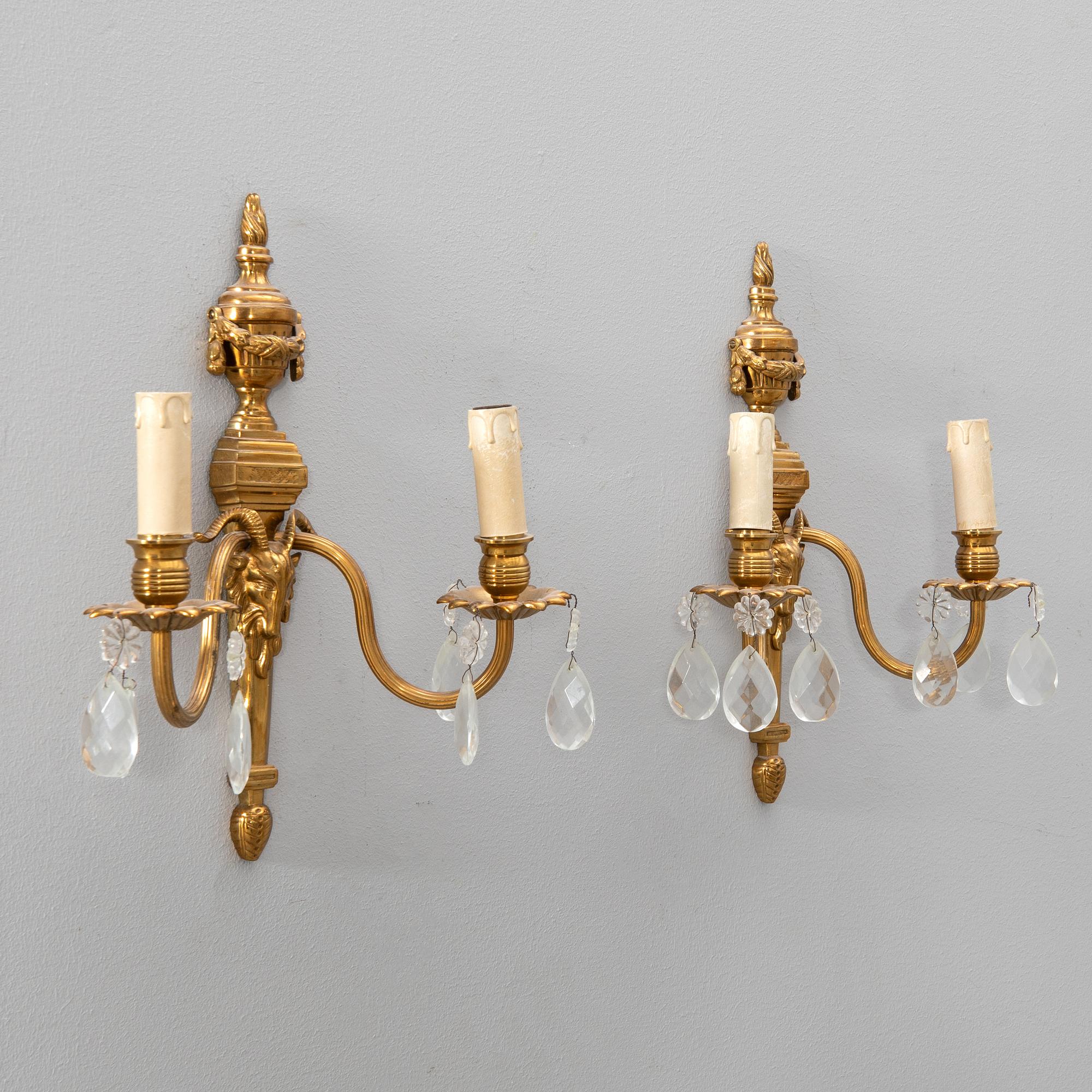 Pair of Louis XVI-style sconces, first half of the 20th century.