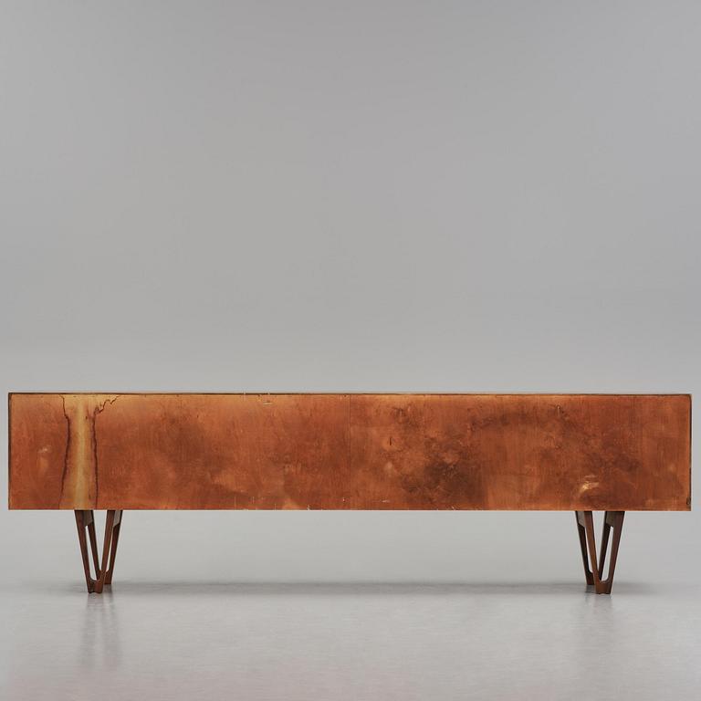Ib Kofod-Larsen, sideboard, modell "501" ur "Ib 500"-serien, Seffle Möbelfabrik, Säffle, 1960-tal.