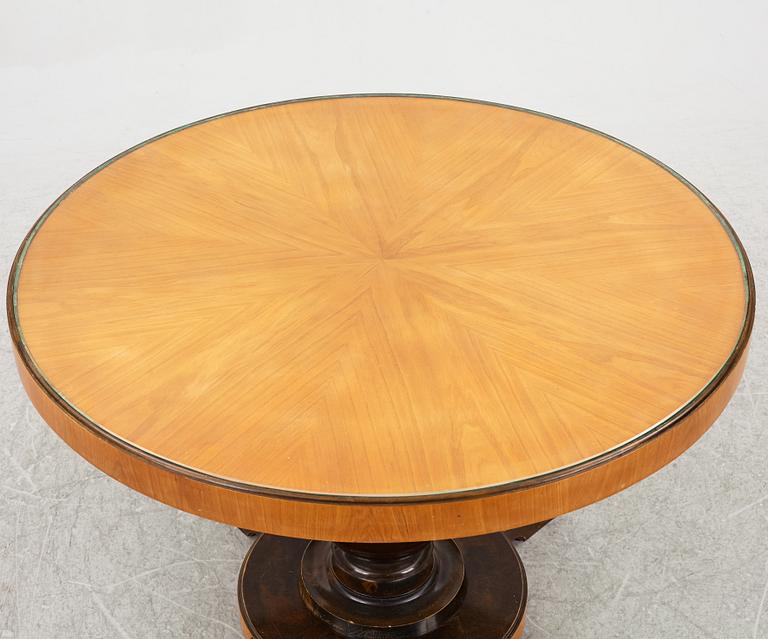 A Swedish Grace table, 1920s/30s.
