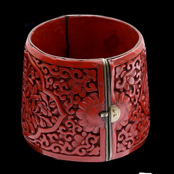 ARMRING, lackarbete och metall, Kina, 1900-tal.