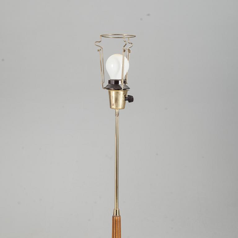 GOLVLAMPA, 1900-talets mitt.