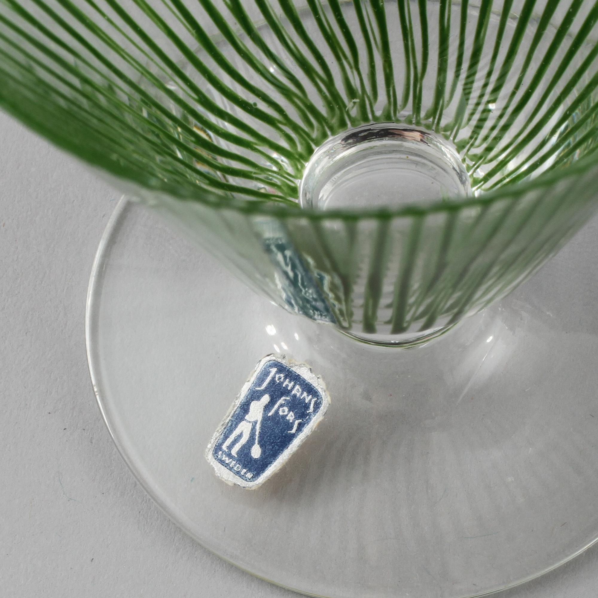 KARAFF och COCKTAILGLAS, 5 st, troligen "Stripe", Bengt Orup, Johansfors, 1900-talets mitt.