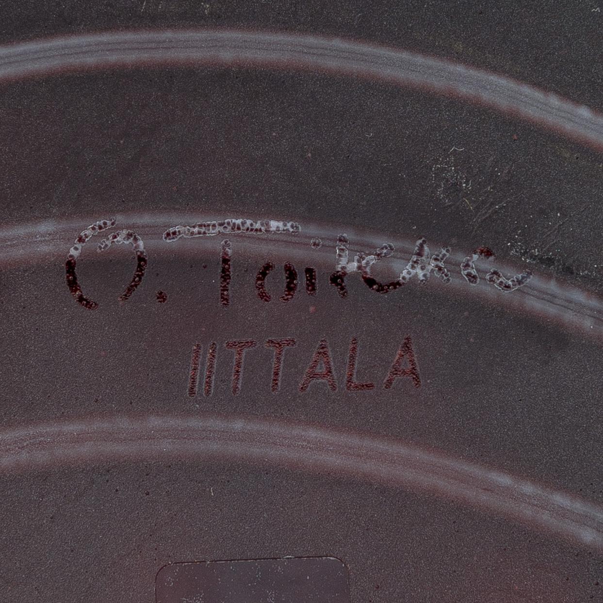 Oiva Toikka, a glass sculpture signed O. Toikka Nuutajärvi.