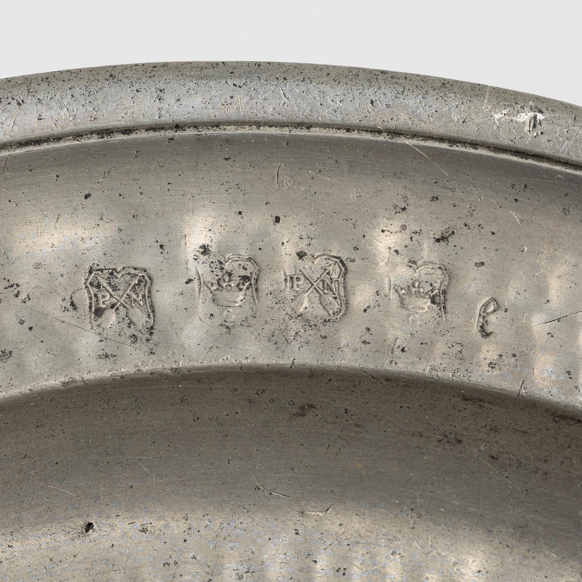 Samling tenn, 8 delar, bl.a. Erik Wikgren, Nyköping (mästare 1805-1846).