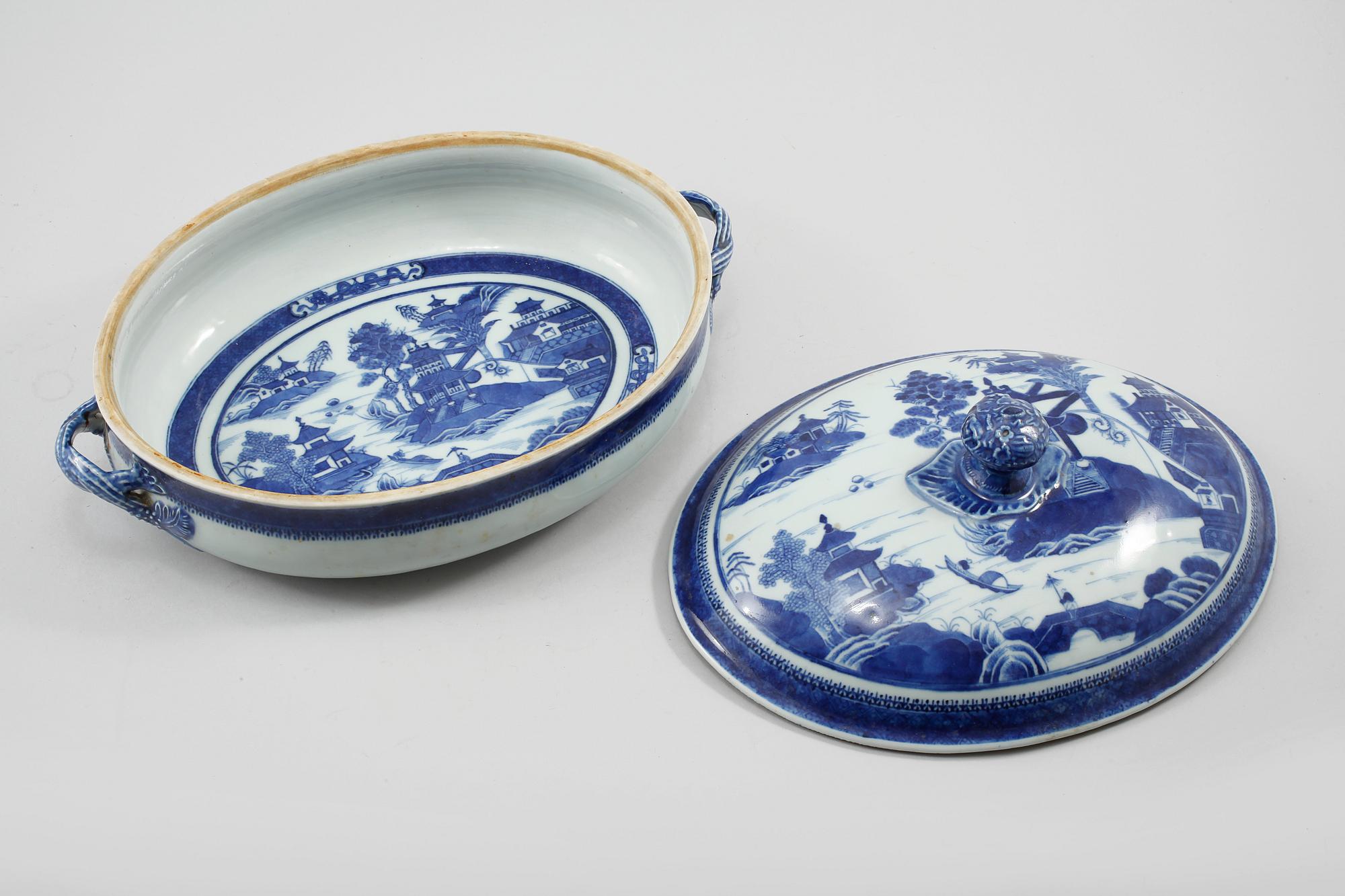 TERRIN, porslin, Kina, 1800-tal.