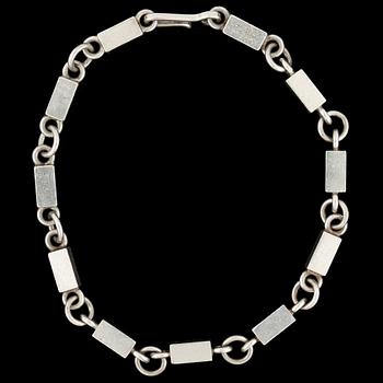 ARMBAND, sterling silver, Wiwen Nilsson, Lund 1946. Vikt ca39gram.