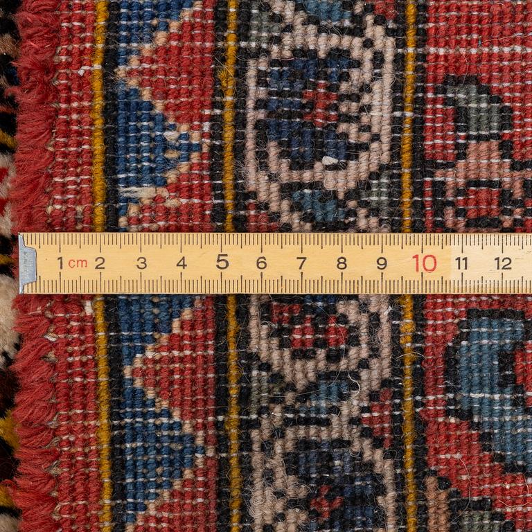 Carpet, Bakhtiari, figural, approx. 230 x 160 cm.