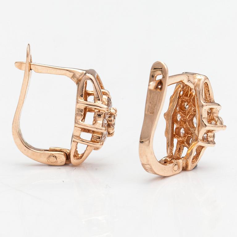 A pair of 14K gold earrings set with diamonds approx. 0.48 ct in total, Estonia.