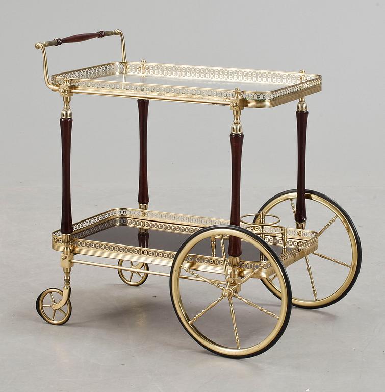 SERVERINGSVAGN, 1900-talets andra hälft.