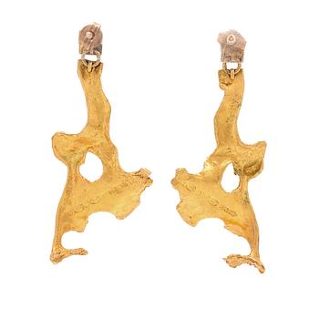 A pair of 14K gold earrings "Flamingo" by Björn Weckström for Lapponia 1969.