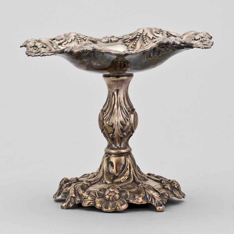 SKÅL PÅ FOT, silver, Gustaf Theodor Folcker, Stockholm, 1873. Vikt 243 g.