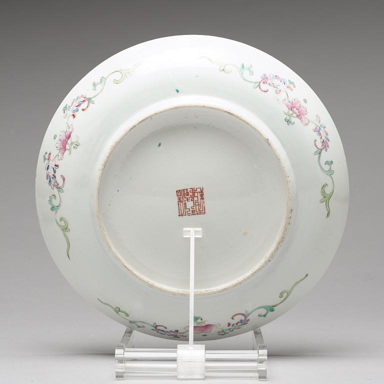 A set of three mille fiori plates, late Qing dynasty, with Qianlong mark.